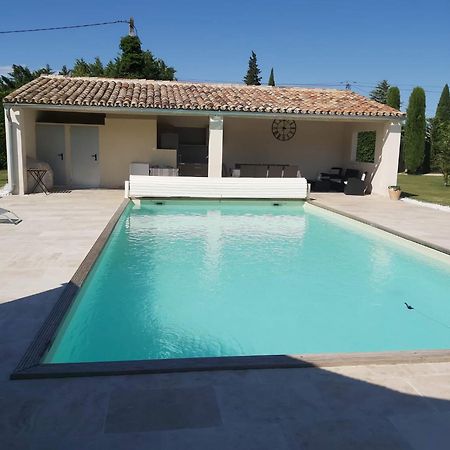 Studio Au Calme Avec Piscine Et Toutes Les Commodites Necessaires Le Thor Exteriér fotografie