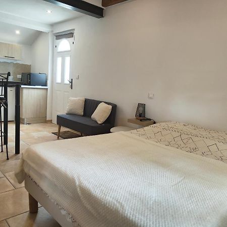 Studio Au Calme Avec Piscine Et Toutes Les Commodites Necessaires Le Thor Exteriér fotografie