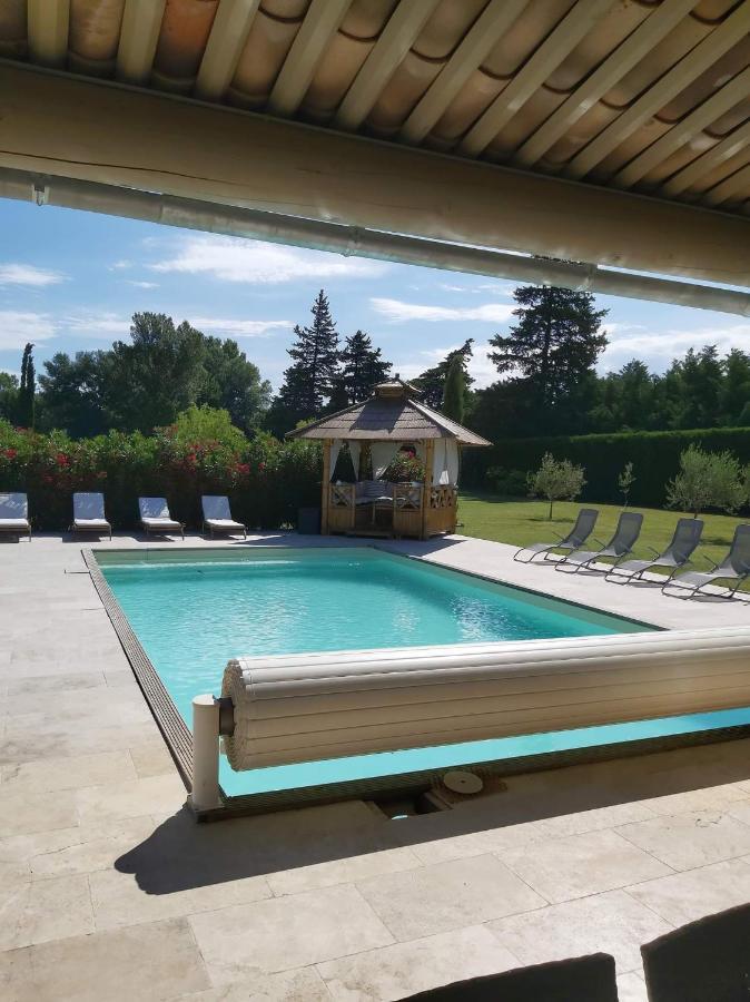 Studio Au Calme Avec Piscine Et Toutes Les Commodites Necessaires Le Thor Exteriér fotografie