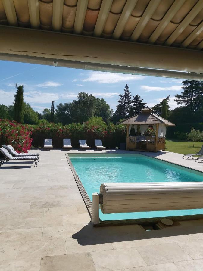 Studio Au Calme Avec Piscine Et Toutes Les Commodites Necessaires Le Thor Exteriér fotografie